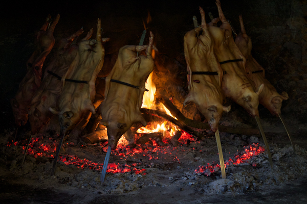 撒丁岛最著名的菜式 porcetta （烘烤乳猪）