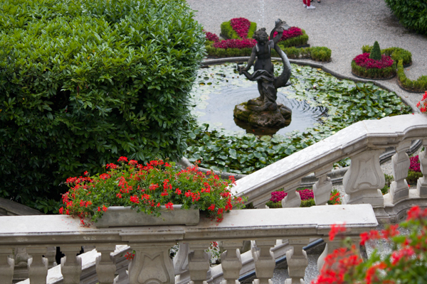 卡洛塔别墅花园中的喷泉