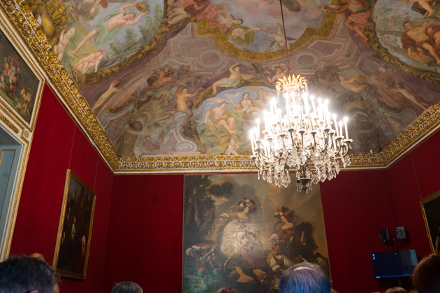 在都灵皇宫中诶琳娜皇后的房间里的西施佳雅（sassicaia）品鉴活动，