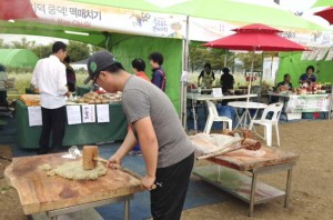 捣米壳，用来制作韩国传统米糕