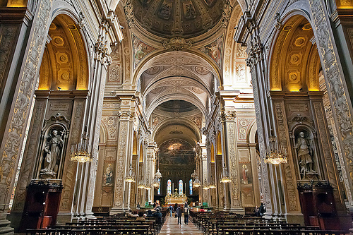 菲拉拉（Ferrara）Duomo（天主教堂）内部，Alessandro Grussu拍摄