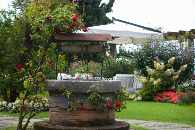 在ASOLO的VILLA CIPRIANI的花园享用早餐