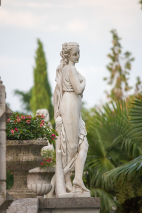 CASTELLO DI SPESSA花园内的雕塑